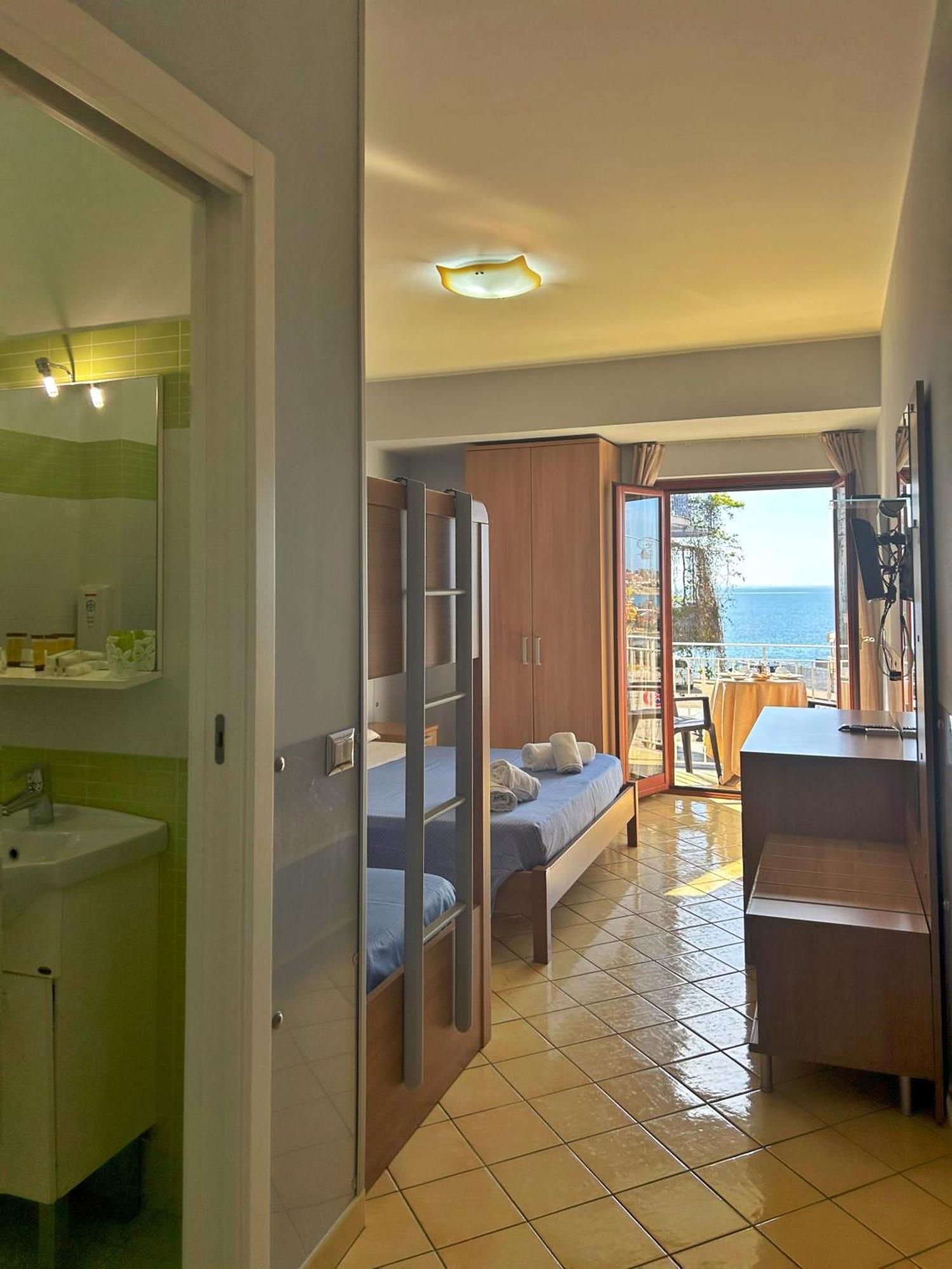 La Piazzetta Bed & Breakfast Giardini Naxos Eksteriør bilde